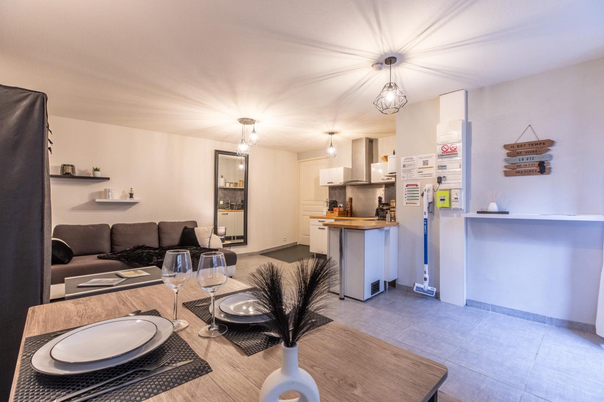 Nid Douillet - Elegant Studio En Plein Centre De Riom Zewnętrze zdjęcie