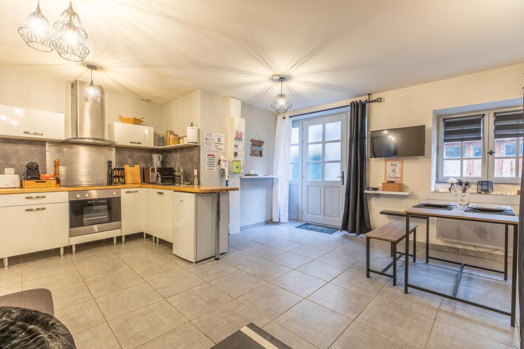 Nid Douillet - Elegant Studio En Plein Centre De Riom Zewnętrze zdjęcie